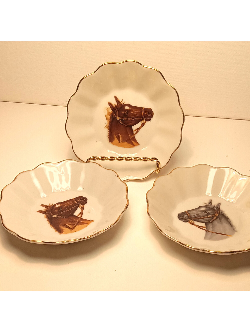 Japan Porcelain Horse Head Scalloped Edge Bowls, Gold Trim, Set of 3